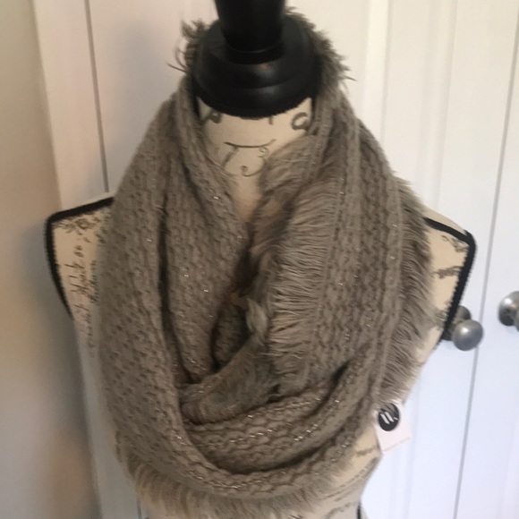 ❌SOLD❌Host Pick🎉NWT Infinity Scarf - Picture 3 of 5